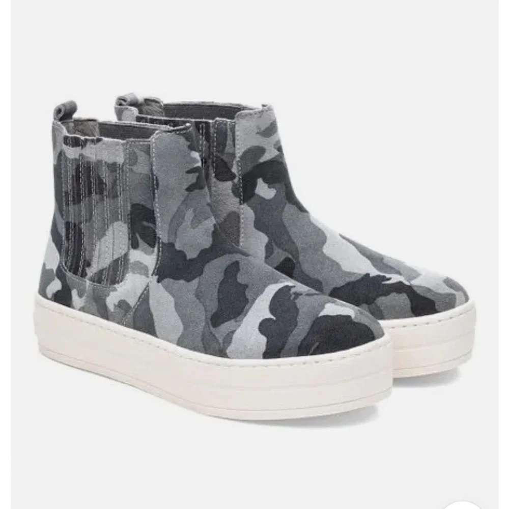 J/SLIDES‎ Camo Hypo Suede Hi Top Sneaker in Grey Size 7.5